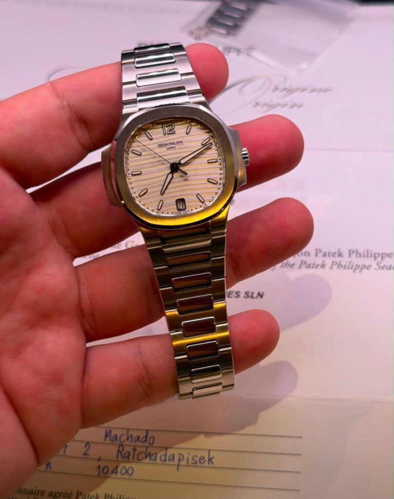 Patek Philippe Nautilus 7118/1A-010 (2020) Lüks Saat İlanı - Görsel 2