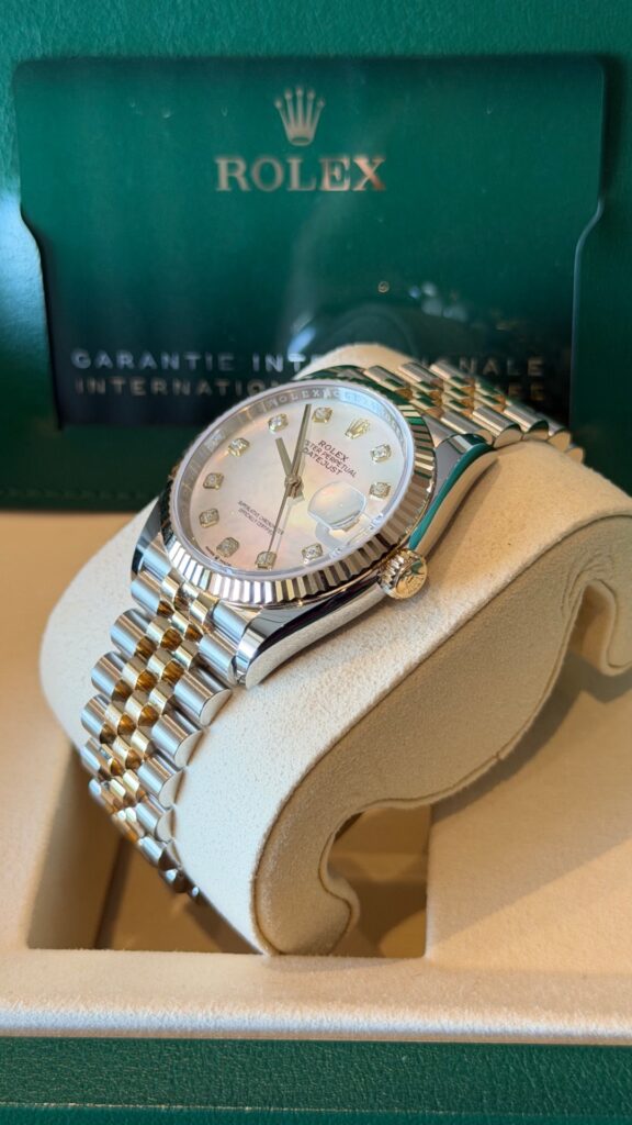 Rolex Datejust 126233 Oyster Stainless Steel Mother of Pearl Diamond 36mm Fluted Bezel | Diamond Dial | Oyster Bracelet | Two-Tone (2026) Lüks Saat İlanı - Görsel 3