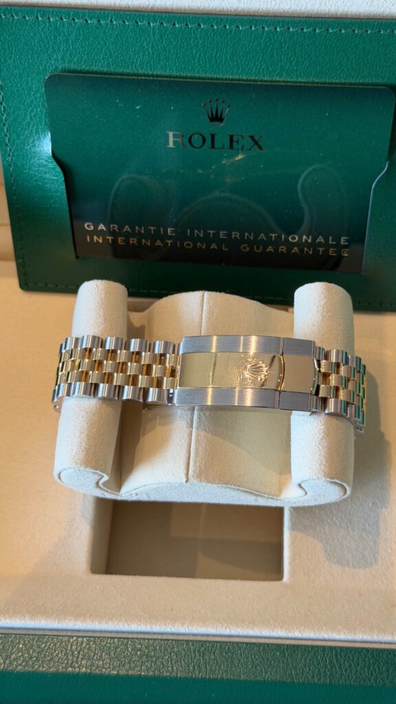 Rolex Datejust 126233 Oyster Stainless Steel Mother of Pearl Diamond 36mm Fluted Bezel | Diamond Dial | Oyster Bracelet | Two-Tone (2026) Lüks Saat İlanı - Görsel 4
